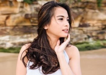 Acha Septriasa: Batak dan Pengacara