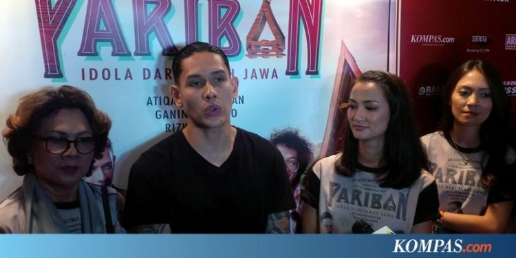 Atiqah Hasiholan Merasa Lebih Diuntungkan Dibandingkan Ganindra Bimo