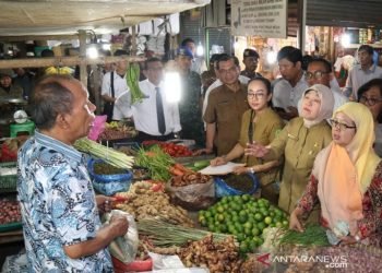 Jelang Lebaran 2019, ketersediaan bahan pangan pokok di Medan aman