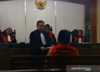 Mantan Bupati Bonaran Situmeang dituntut 8 tahun penjara denda Rp1 miliar