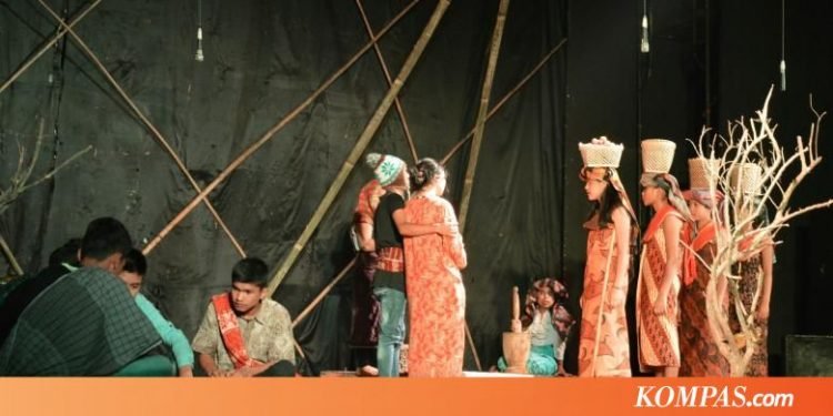 Teater Rengget Mentas di Jong Batak Arts Festival