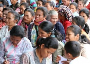 Kartu pengganti raskin untuk warga kurang mampu di Ronggur Nihuta Samosir