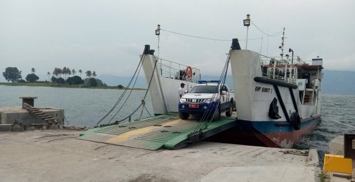 Penyeberangan Danau Toba dari Samosir masih normal