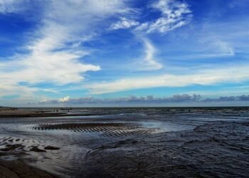 Pantai di Sumatera Utara yang Indahnya Bikin Pengen Kesana