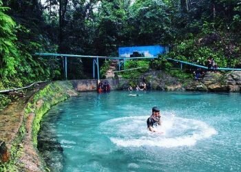 8 Kolam Renang Alami Indonesia Punya, Bikin Kamu Terpesona!