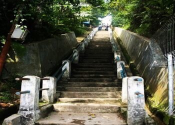 Meneropong Tapak Sejarah Tangga Seratus