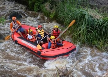 Aek Silang, arung jeram menantang yang bermuara di Danau Toba