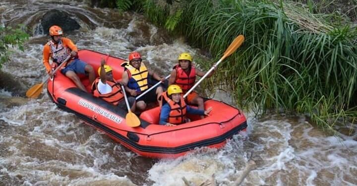 Aek Silang, arung jeram menantang yang bermuara di Danau Toba