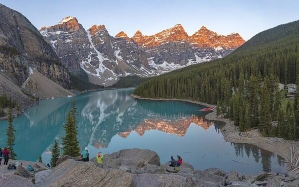 7 Danau Terindah di Dunia, Ada Dua yang dari Indonesia Lho!