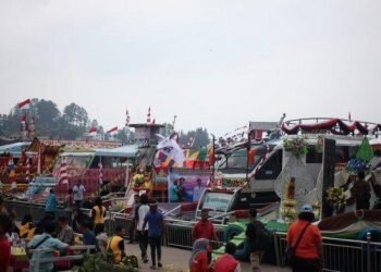 Lomba Kapal Hias Poldasu Toba Lake Fiesta Bentuk Refleksi Tragedi Maut KM Sinar Bangun