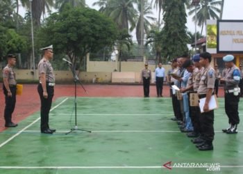 Polisi diingatkan jadi  pelopor dalam berlalu lintas