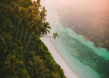 Kunjungi 10 Destinasi Wisata Prioritas Indonesia Ini Yuk!