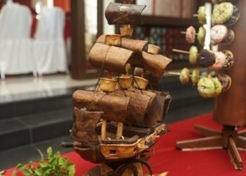 Rumah Batak dari Cake Cokelat Hasil Kreativitas Mahasiswa Pariwisata Medan