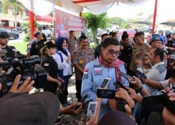 Hinca Panjaintan : Tuak Alternatif Terapi Narkoba
