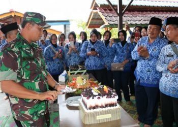 Korpri Korem 022/PT syukuran di objek wisata Danau Toba