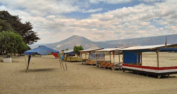 Pesona Pantai Pasir Putih Parbaba Samosir