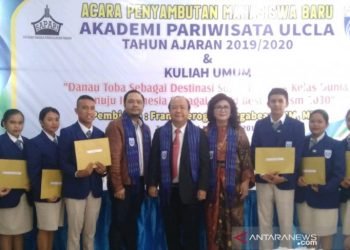 Sambut mahasiswa baru Akpar Ulcla Tarutung, Frans Meroga: SDM profesional dukung parwisata Danau Toba