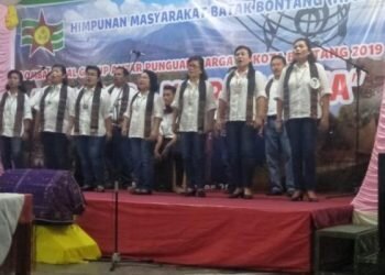 Lomba Vocal Grup Pererat Ikatan Kekeluargaan Marga Batak Kota Bontang