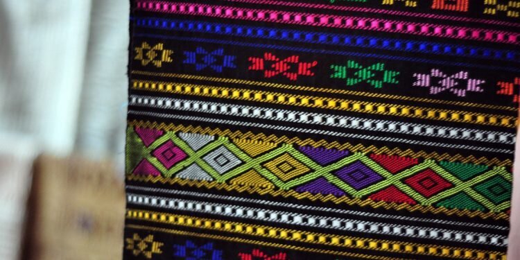 Mengenal Tenun Tarutung, Tenun Terbaik dari Tapanuli Utara