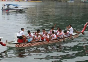 Lomba Solu Bolon  diikuti 9 tim perahu