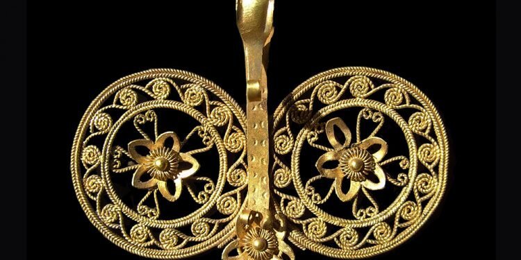 Perhiasan Tradisional Nias Sumatera Utara