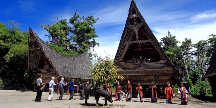 Rumah Megah Sarat Filosofi Adat Batak Toba