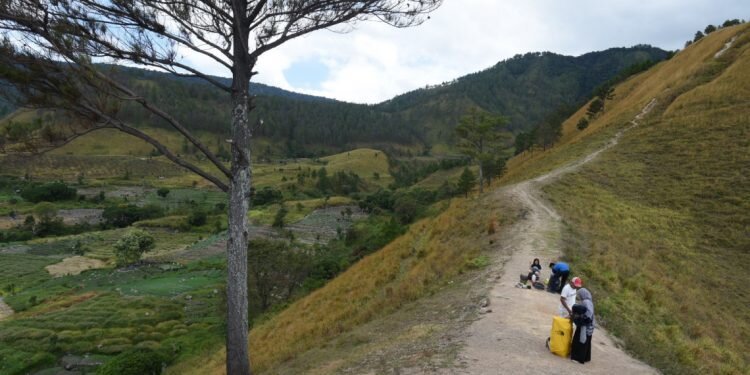 Semalam di Bukit Siadtaratas dan Tao Silalahi, Sisi Toba yang Romantis