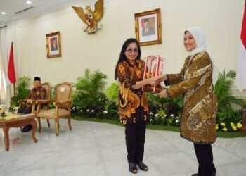 Pengusaha Ulos Siantar Meraih Penghargaan dari Menteri Tenaga Kerja RI