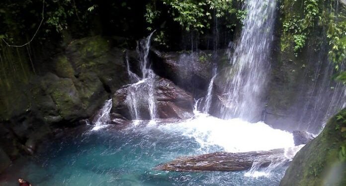 Air Terjun Teroh Teroh, Penasaran Kan? Ini Keunikan Air Terjun Ini