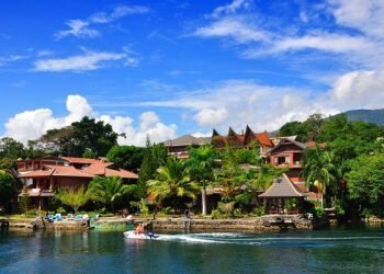 Desa Wisata Tuk-Tuk Siadong Sumatera Utara