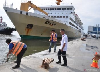 KM Kelud dikarantina di Pelabuhan Belawan Usai Angkut Pasien Positif COVID-19