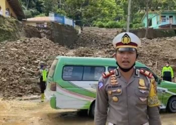 Sempat ditutup total, lintas Parapat bisa dilalui lagi