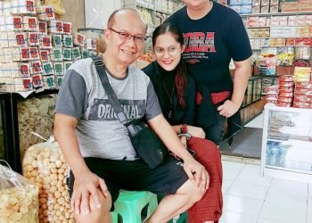 Family Man! 9 Potret Artis Pria Batak Bersama Keluarga Tercinta