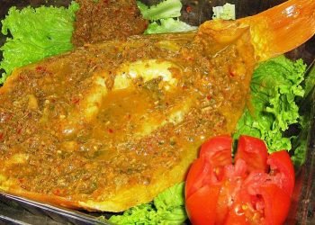 Asam Segar Naniura, Sashimi Khas Batak dengan Bumbu Rempah Kuning