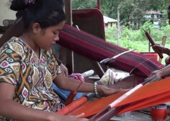 Desa Meat, pusat kerajinan ulos di Danau  Toba