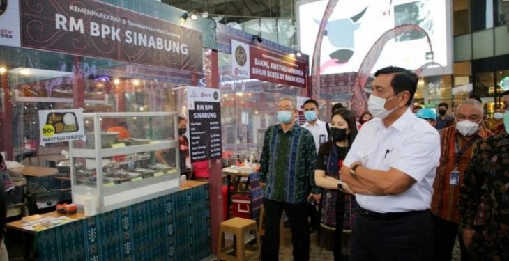 Luhut Binsar: Masyarakat harus bangga gunakan produk dalam negeri