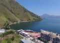 Menikmati dari dekat keindahan Danau Toba di Kabupaten Dairi