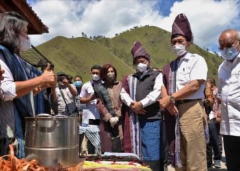 Tinjau kesiapan DPSP Danau Toba, Luhut Pandjaitan kunjungi Silahisabungan