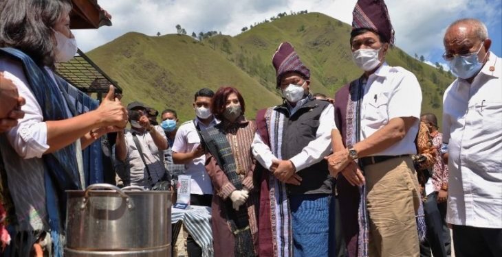 Tinjau kesiapan DPSP Danau Toba, Luhut Pandjaitan kunjungi Silahisabungan