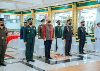 Kenakan baju adat Toba, Bobby ikuti upacara hari lahir Pancasila